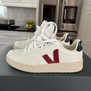 Veja sneakers - never worn - US size 5 / EUR 36 (fit like a size 6)